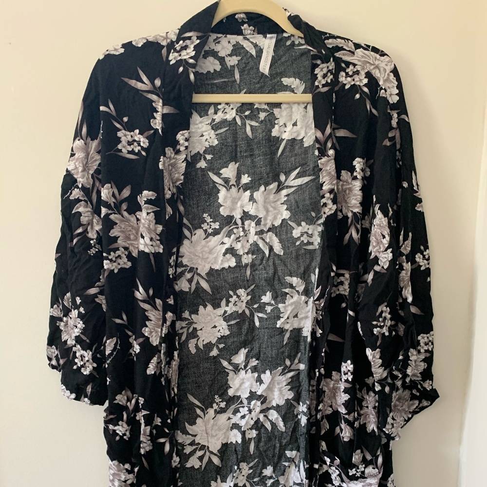 Floral Patterned Kimono